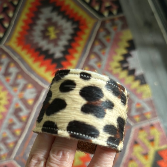 Leather hyde hair Leopard Print Cuff Bracelet - Picture 2 of 4
